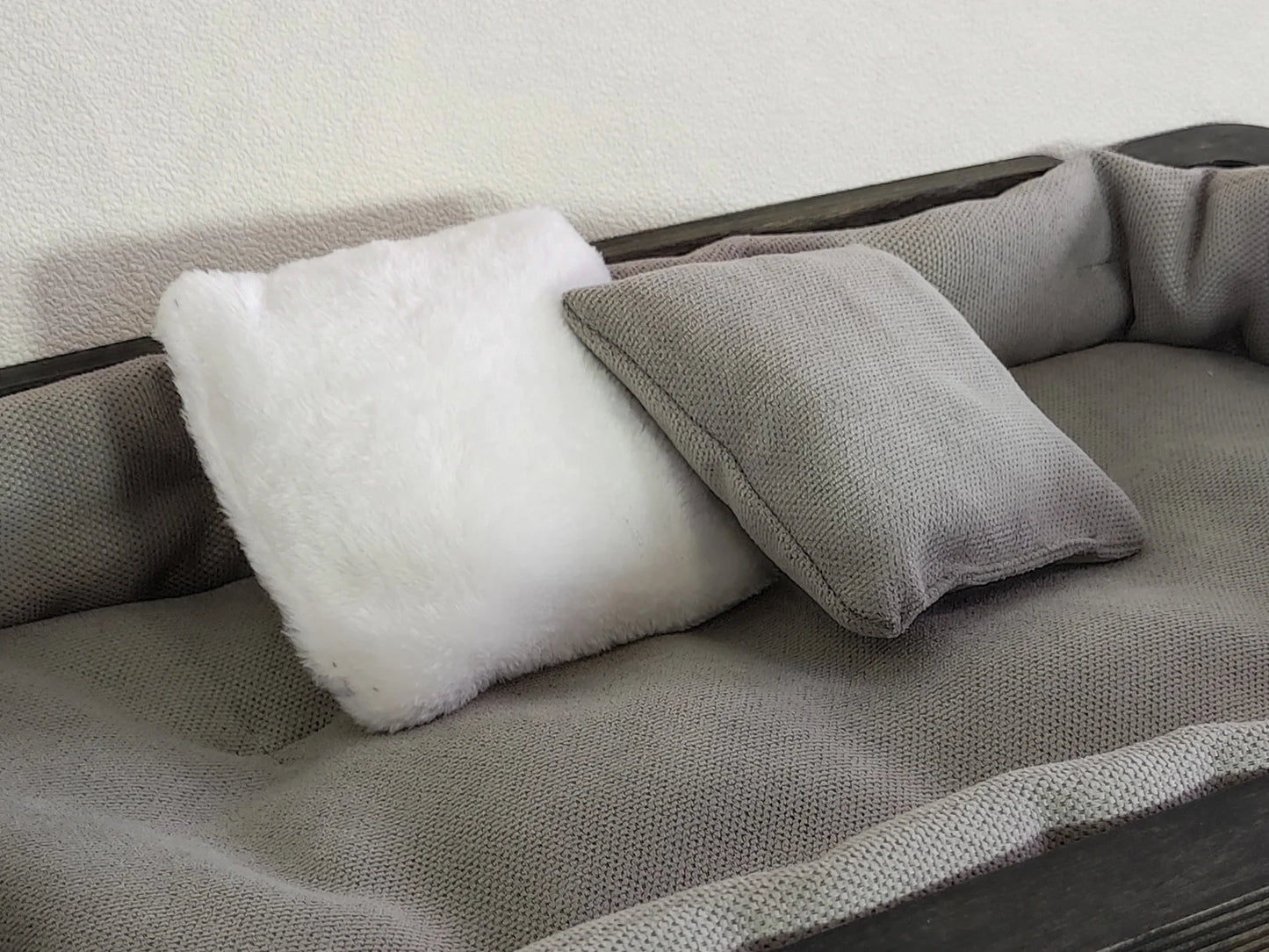 ThePawShelf™ – Wall-Mounted Cat Bed