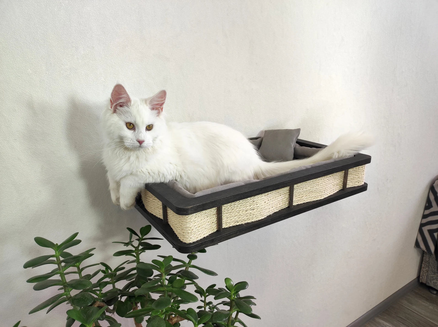 ThePawShelf™ – Wall-Mounted Cat Bed